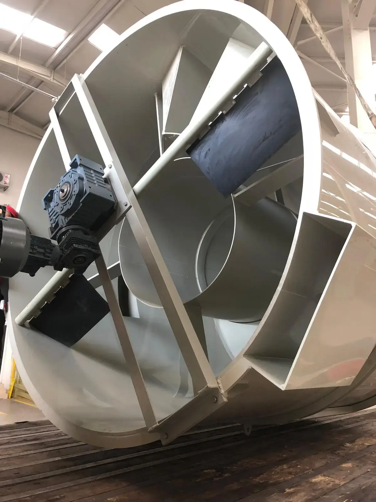 Manufacturing of Polypropylene (PP) Mixing Tanks - Gallery 23